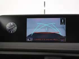 Lexus UX (2021) thumbnail 18