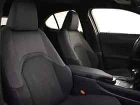 Lexus UX (2021) thumbnail 4