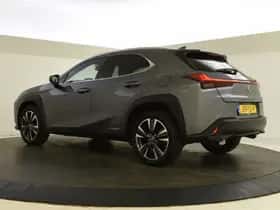 Lexus UX (2021) thumbnail 6