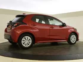 Toyota Yaris (2022) thumbnail 2