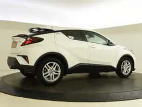 Toyota C-HR (2020) thumbnail 2