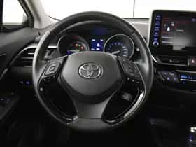 Toyota C-HR (2020) thumbnail 13