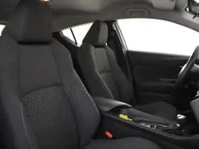 Toyota C-HR (2020) thumbnail 3