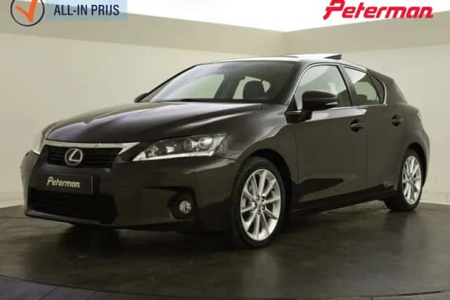 Lexus CT (2011) thumbnail 1