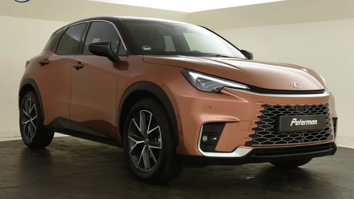 Lexus LBX (2024) — foto 1