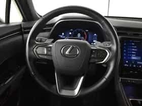 Lexus LBX (2024) thumbnail 13