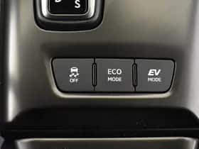 Lexus LBX (2024) thumbnail 24