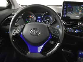 Toyota C-HR (2021) thumbnail 13