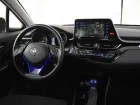 Toyota C-HR (2021) thumbnail 4
