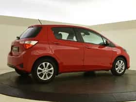 Toyota Yaris (2018) thumbnail 2
