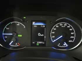 Toyota Yaris (2018) thumbnail 16