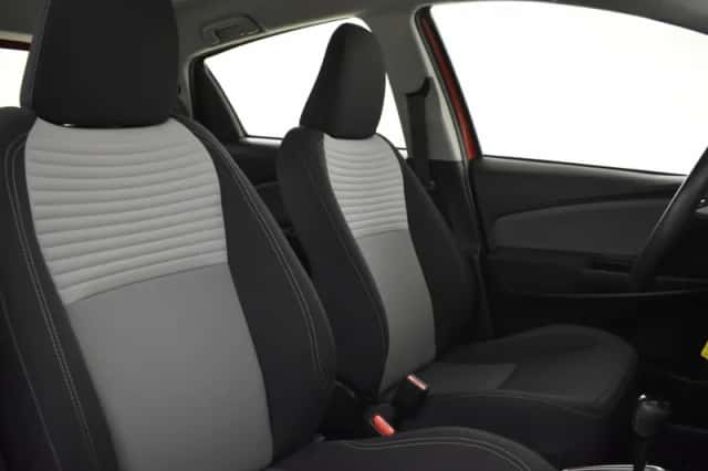 Toyota Yaris (2018) thumbnail 3