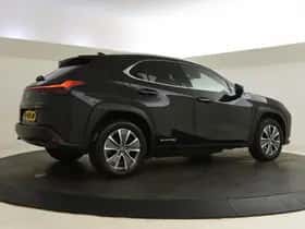 Lexus UX (2020) thumbnail 5