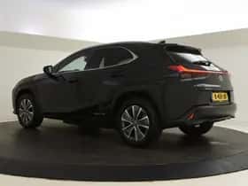 Lexus UX (2020) thumbnail 6