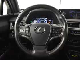 Lexus UX (2020) thumbnail 9