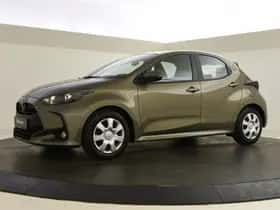 Toyota Yaris (2023) thumbnail 2