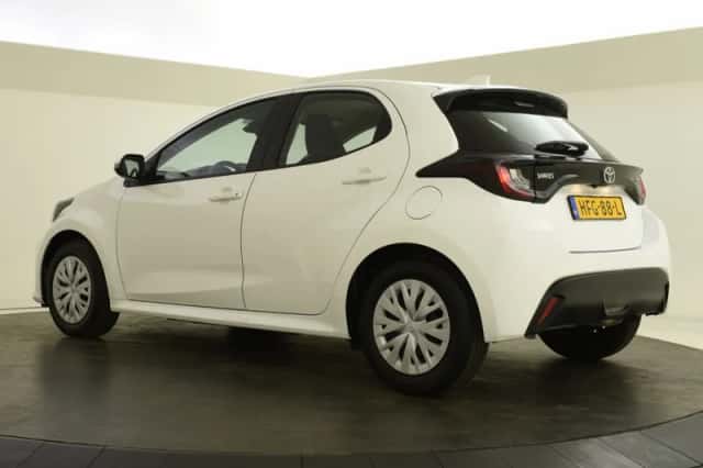 Toyota Yaris (2025) thumbnail 6