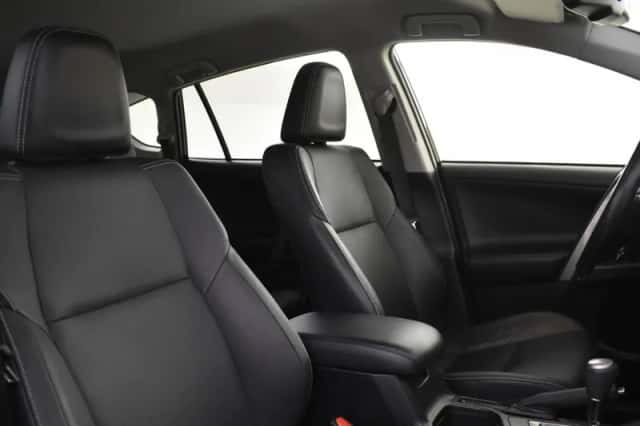 Toyota RAV4 (2018) thumbnail 3