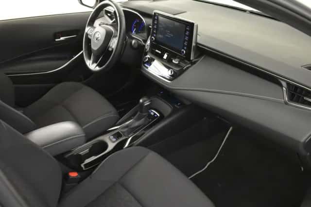 Toyota Corolla (2021) thumbnail 3