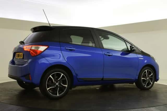 Toyota Yaris (2018) thumbnail 2