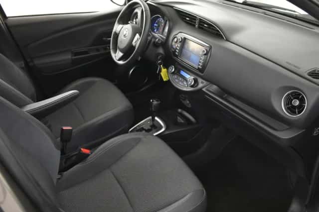 Toyota Yaris (2018) thumbnail 3