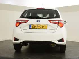 Toyota Yaris (2017) thumbnail 8