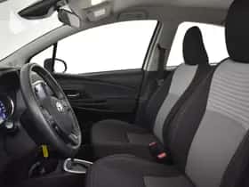Toyota Yaris (2017) thumbnail 9
