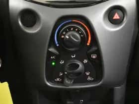 Toyota Aygo (2021) thumbnail 13
