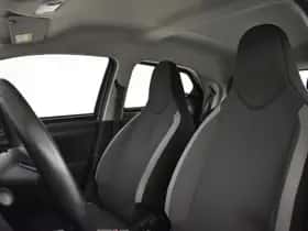 Toyota Aygo (2021) thumbnail 16