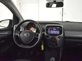 Toyota Aygo (2021) thumbnail 3