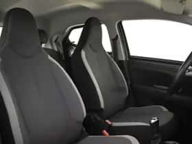 Toyota Aygo (2021) thumbnail 4