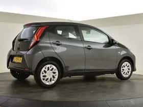 Toyota Aygo (2021) thumbnail 5