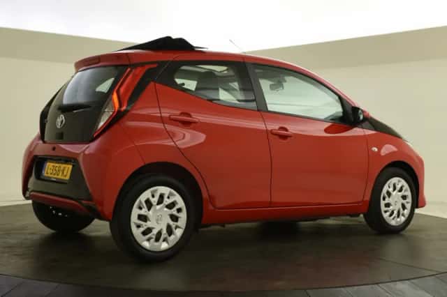 Toyota Aygo (2021) thumbnail 2