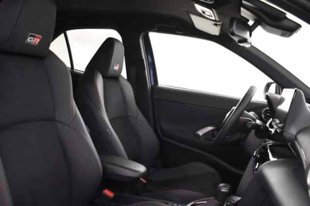 Toyota Yaris Cross (2023) thumbnail 3