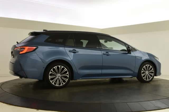 Toyota Corolla (2022) thumbnail 2