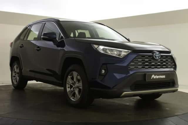 Toyota RAV4 (2023) thumbnail 2