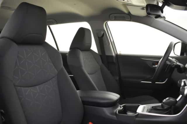 Toyota RAV4 (2023) thumbnail 4