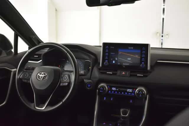 Toyota RAV4 (2022) thumbnail 4