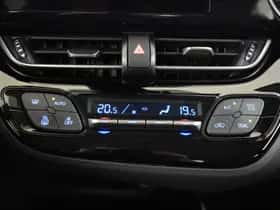 Toyota C-HR (2022) thumbnail 22