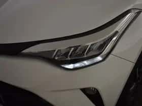 Toyota C-HR (2022) thumbnail 8