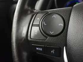 Toyota Auris (2015) thumbnail 12