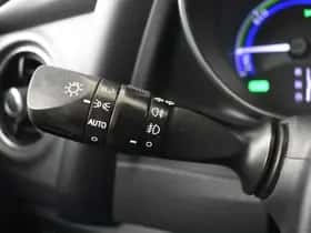 Toyota Auris (2015) thumbnail 13