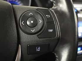Toyota Auris (2015) thumbnail 17