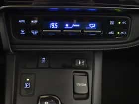 Toyota Auris (2015) thumbnail 19