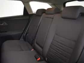 Toyota Auris (2015) thumbnail 10