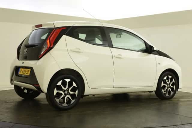 Toyota Aygo (2019) thumbnail 2