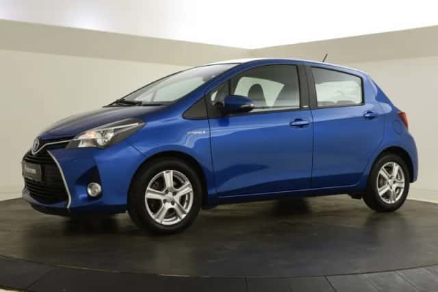 Toyota Yaris (2016) thumbnail 2