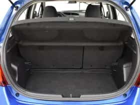 Toyota Yaris (2016) thumbnail 18