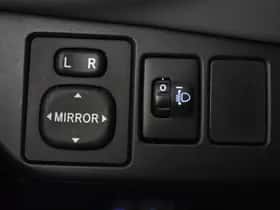 Toyota Yaris (2016) thumbnail 27