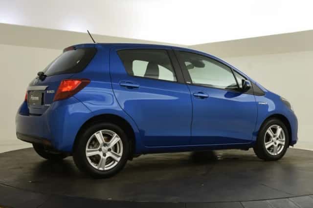 Toyota Yaris (2016) thumbnail 5